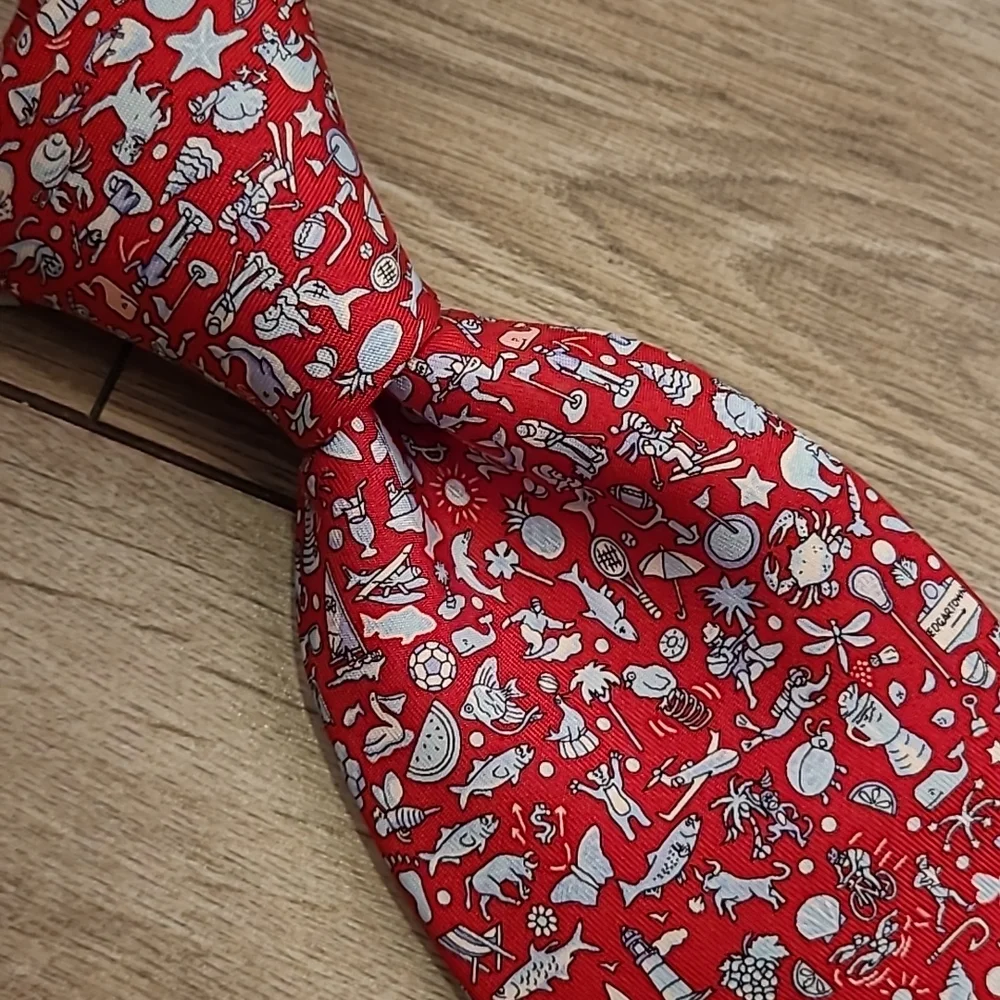 VINEYARD VINES‎ Red Whimsical Patterns 10th Year Anniversary Mens Silk Tie NEW